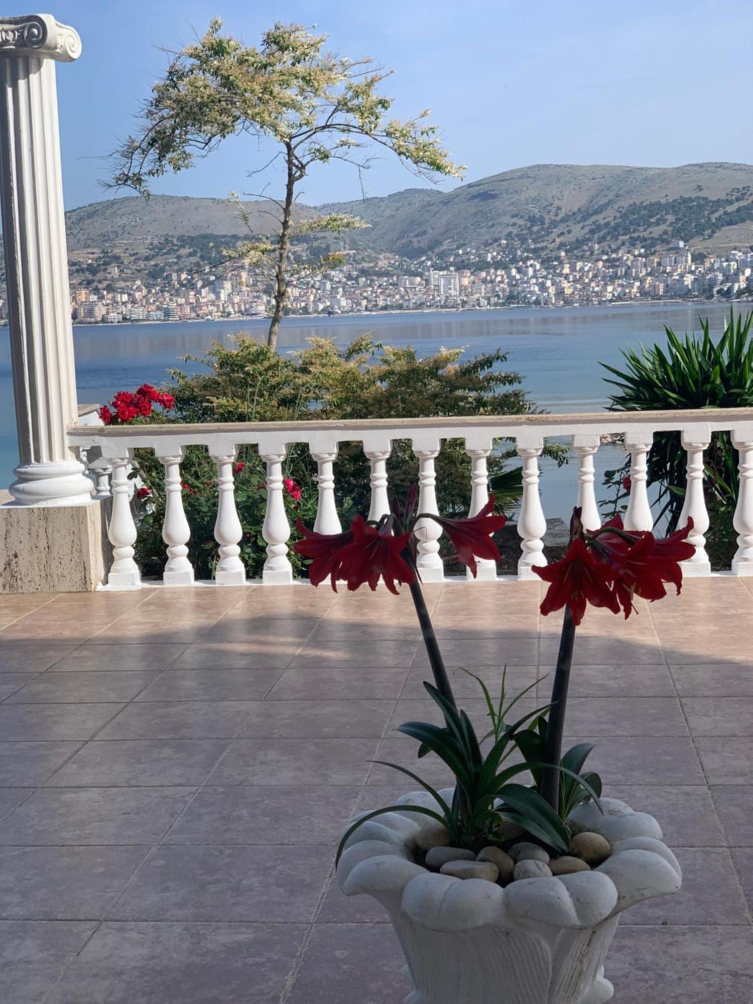 Hotel Dodona Sarandë エクステリア 写真