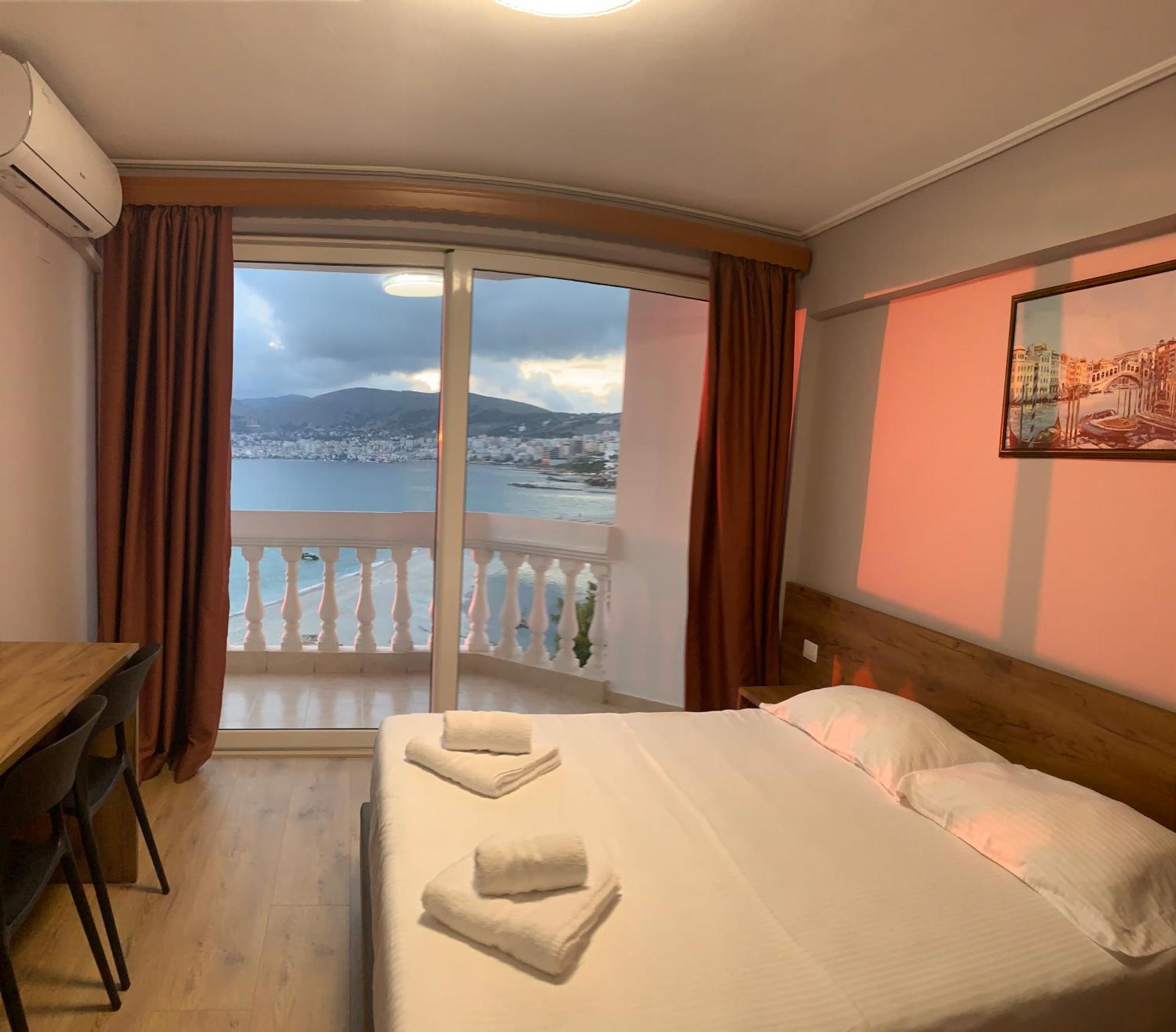 Hotel Dodona Sarandë エクステリア 写真