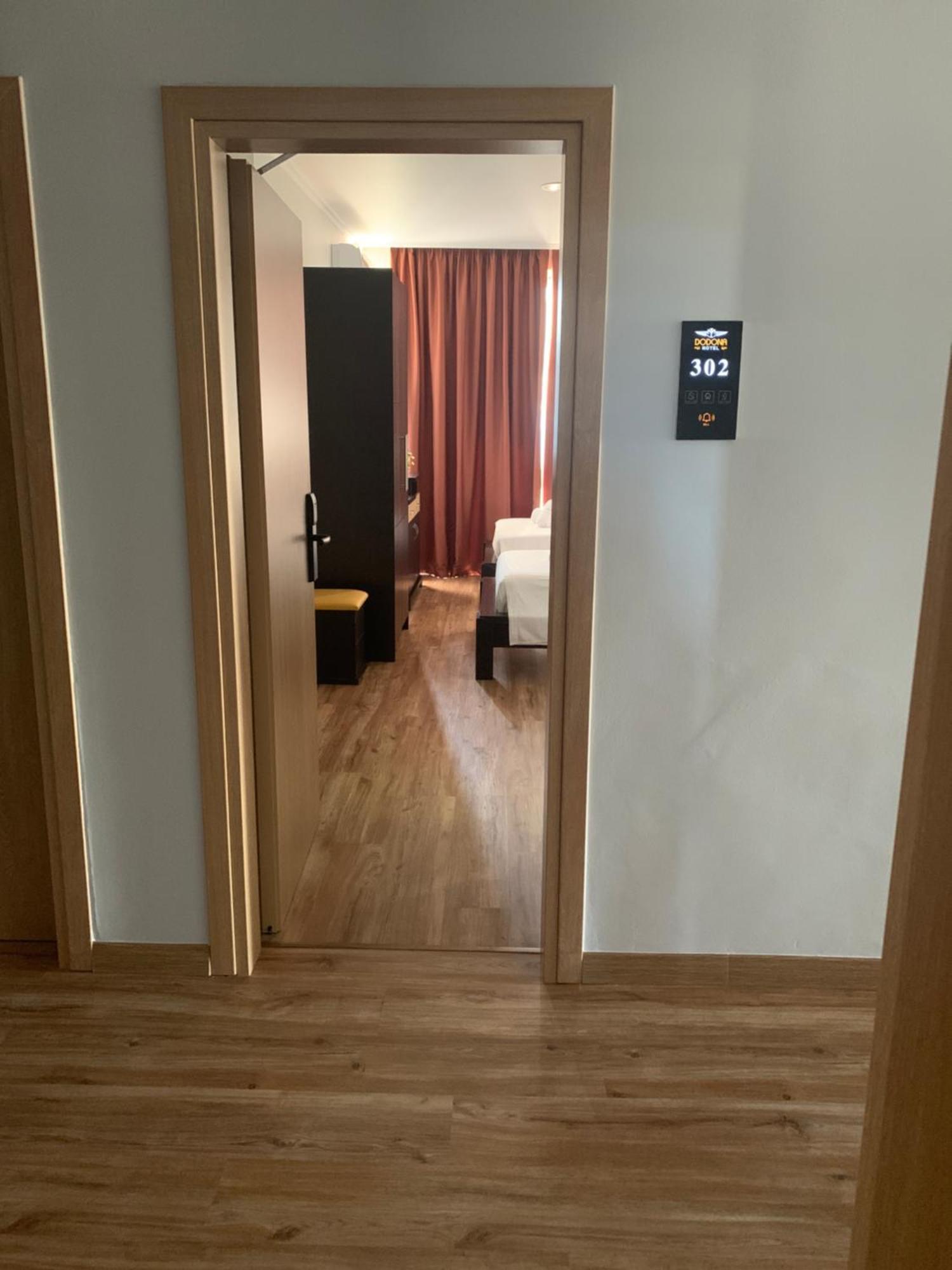 Hotel Dodona Sarandë エクステリア 写真