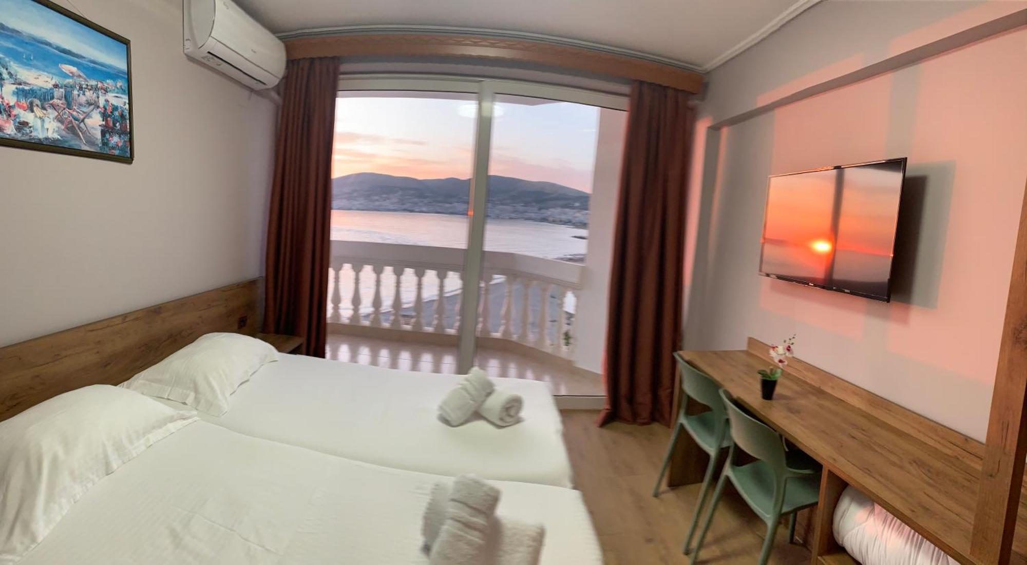 Hotel Dodona Sarandë エクステリア 写真