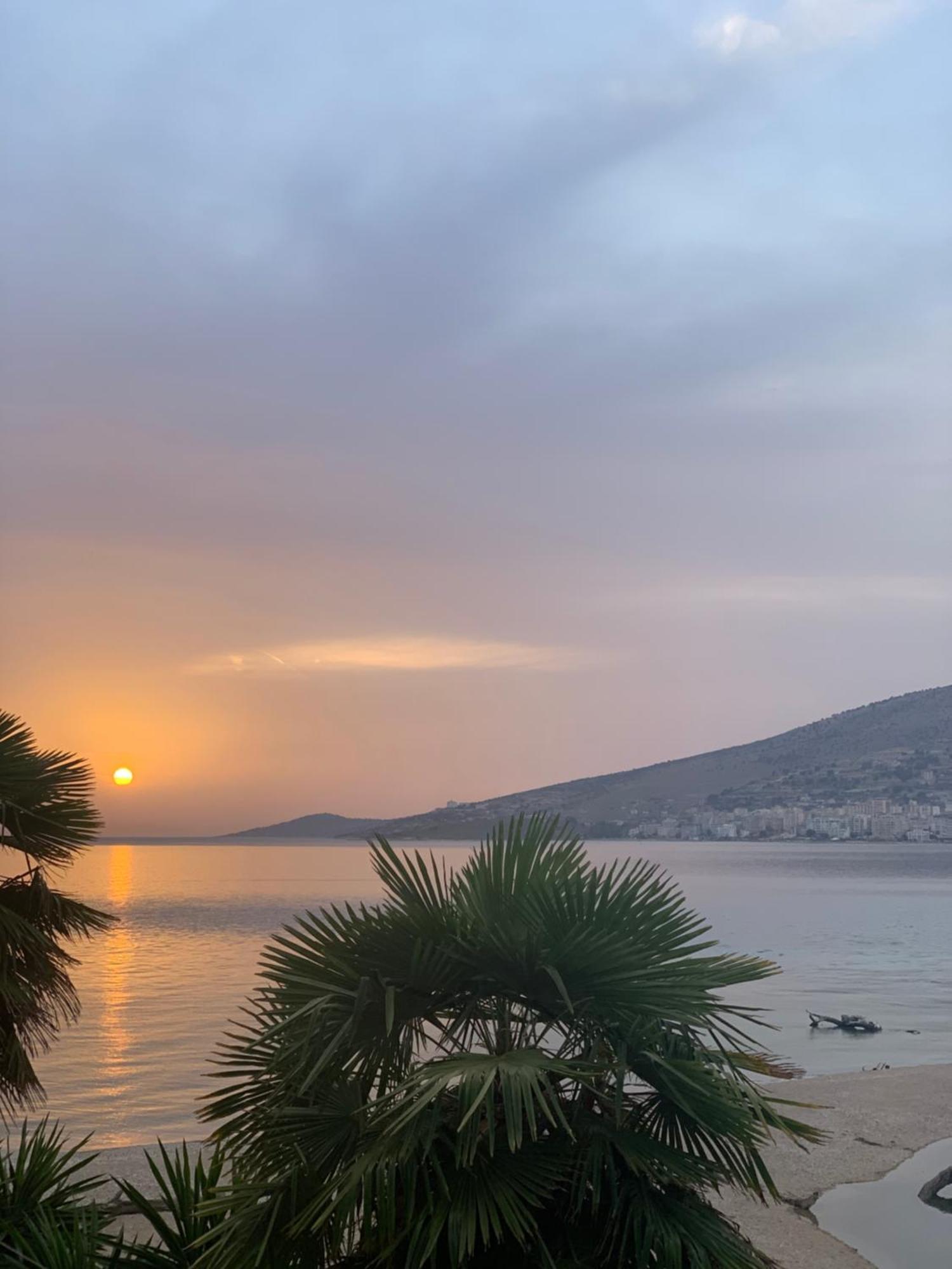 Hotel Dodona Sarandë エクステリア 写真