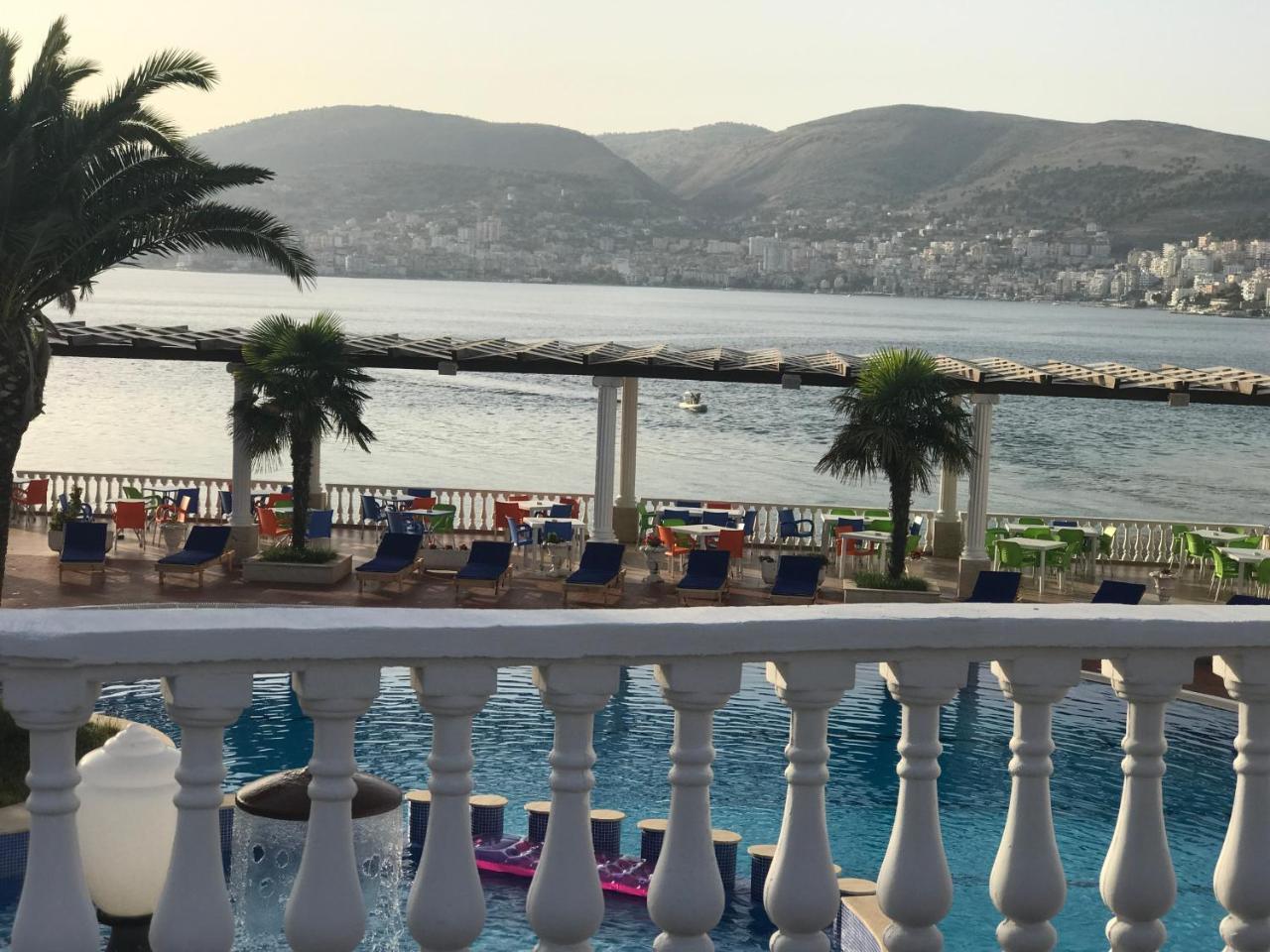 Hotel Dodona Sarandë エクステリア 写真