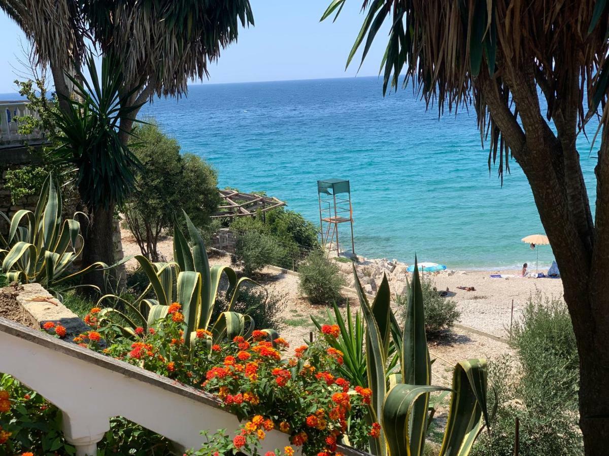 Hotel Dodona Sarandë エクステリア 写真
